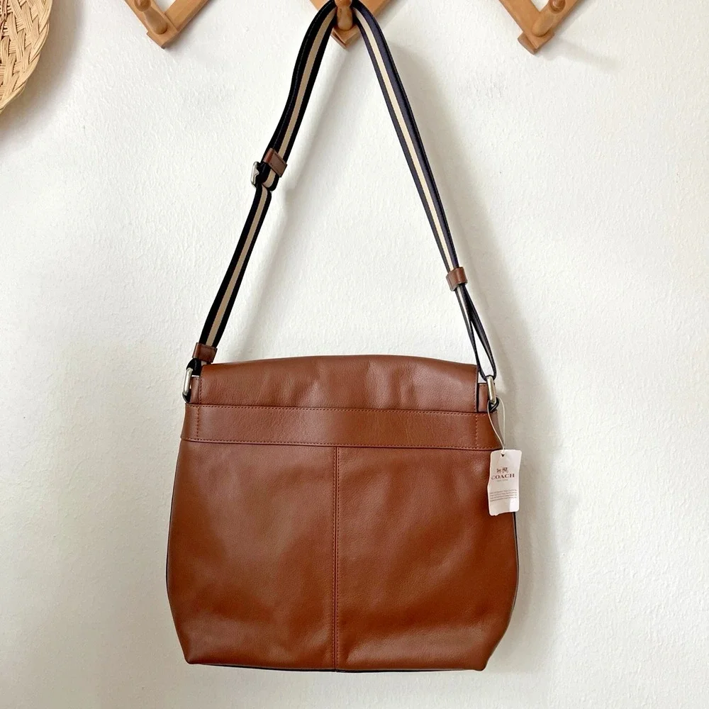 NWT COACH F28576 Charles Messenger Brown Leather $375 blue striped strap 10x13